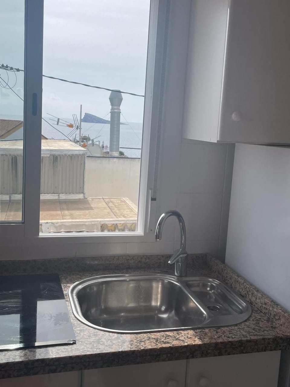 Kitchen or kitchenette, Sea view