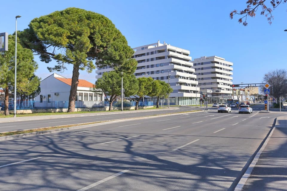 Property building, Location
