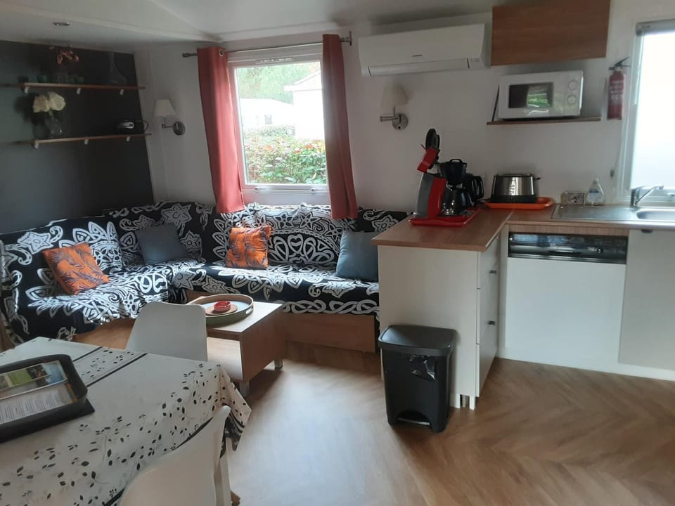 mobil home 3chambres tout confort Campground/ 
RV Resort in Parentis-en-Born