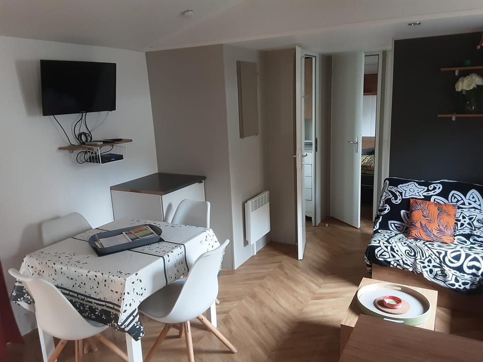 mobil home 3chambres tout confort Campground/ 
RV Resort in Parentis-en-Born