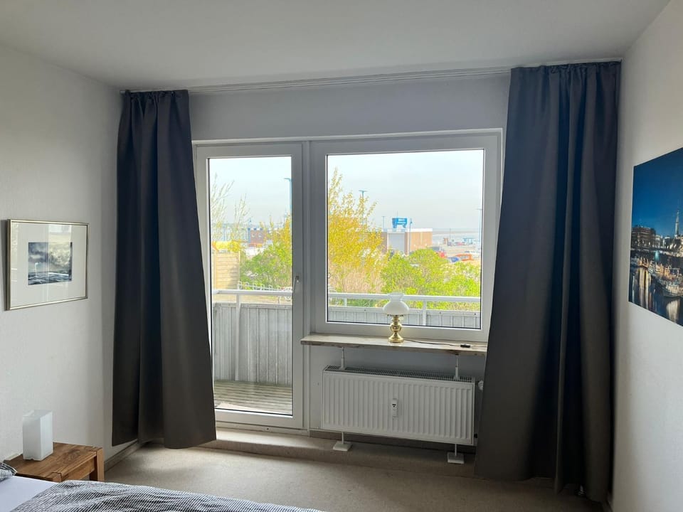 View (from property/room), Bedroom, Landmark view
