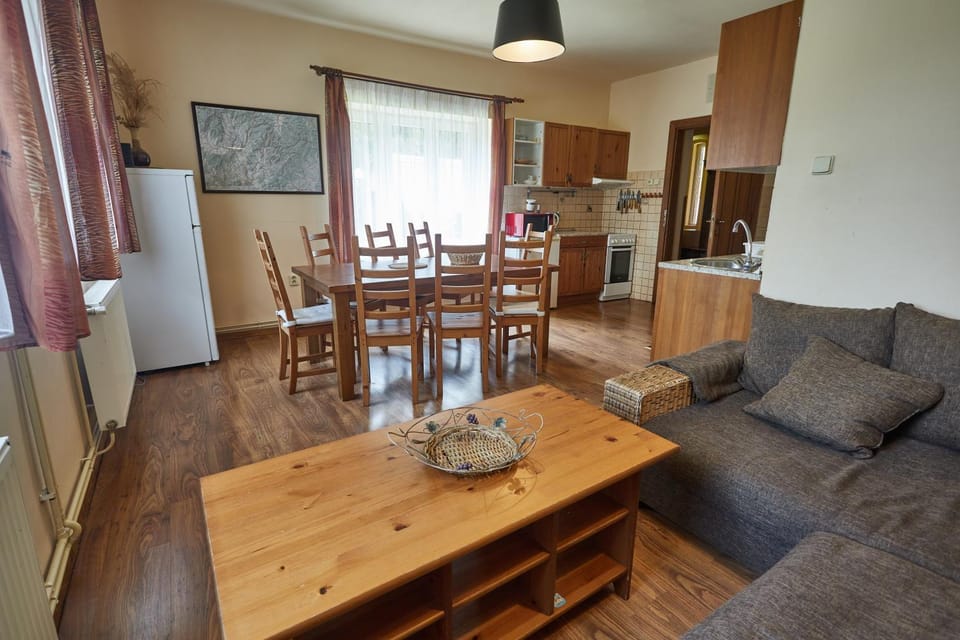 TV and multimedia, Kitchen or kitchenette, Seating area, Dining area