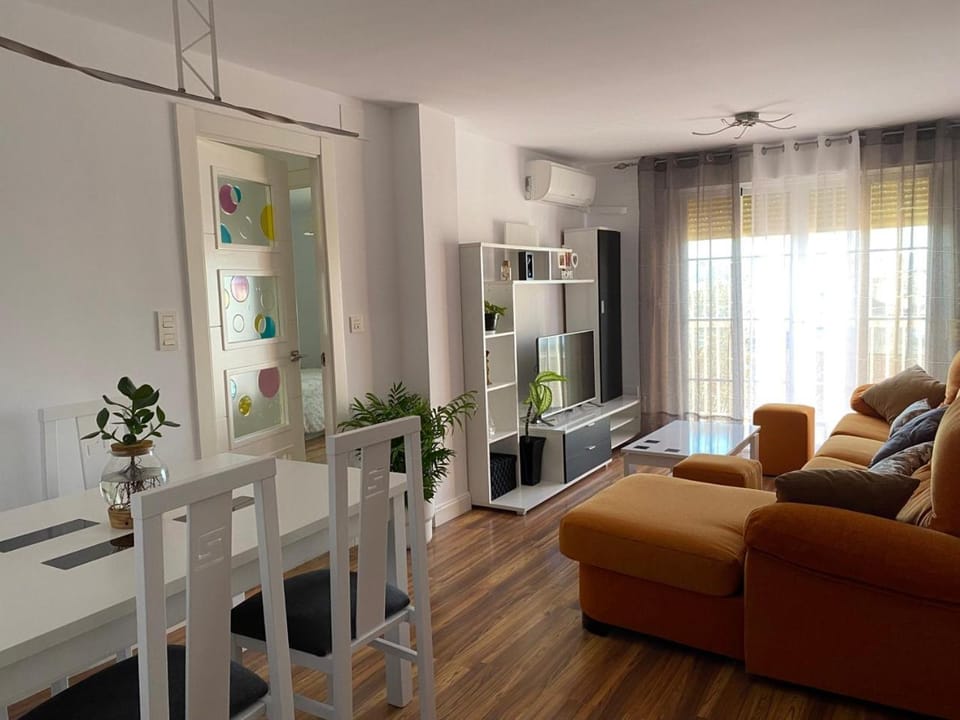 Communal lounge/ TV room, TV and multimedia, Living room, Lounge or bar, internet, storage, air conditioner