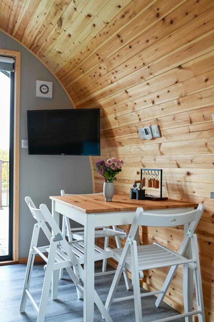 TV and multimedia, Dining area