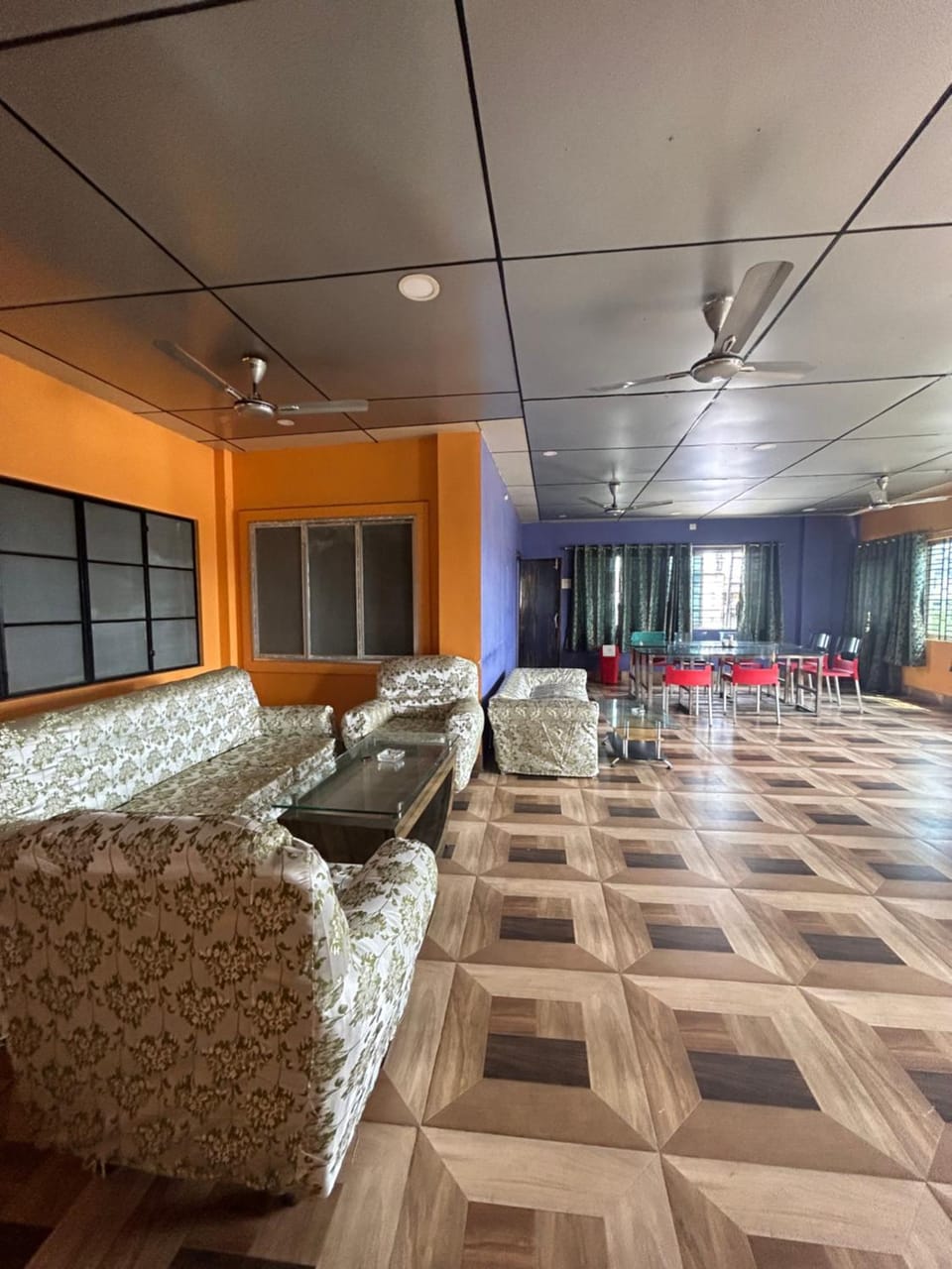 Communal lounge/ TV room
