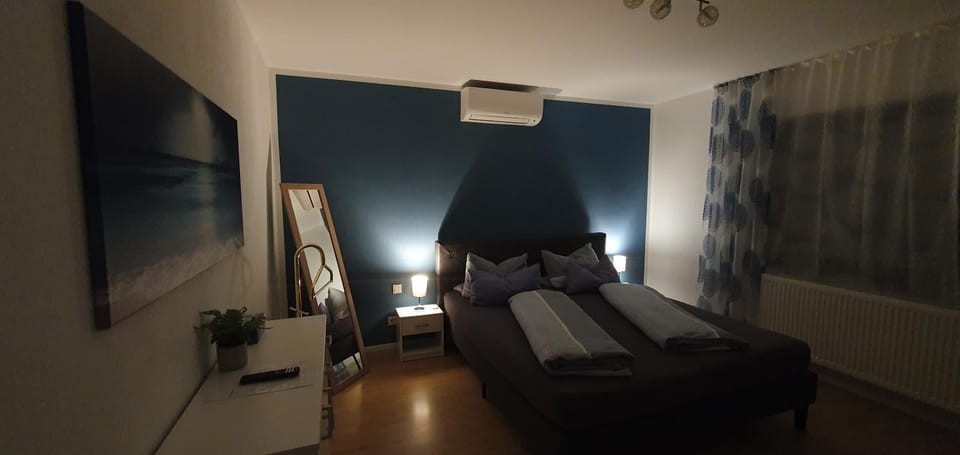 Bed, Bedroom, air conditioner