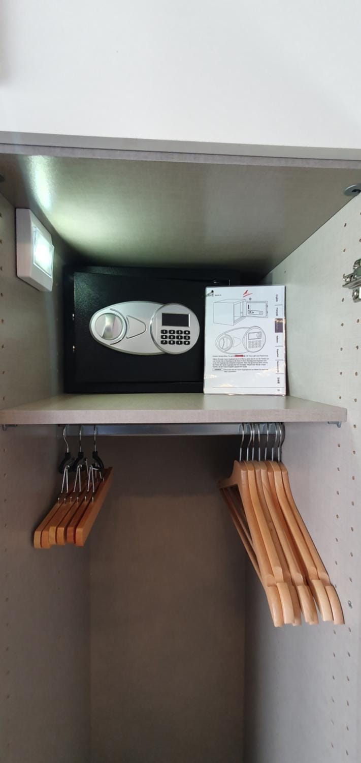 Bedroom, safe, wardrobe