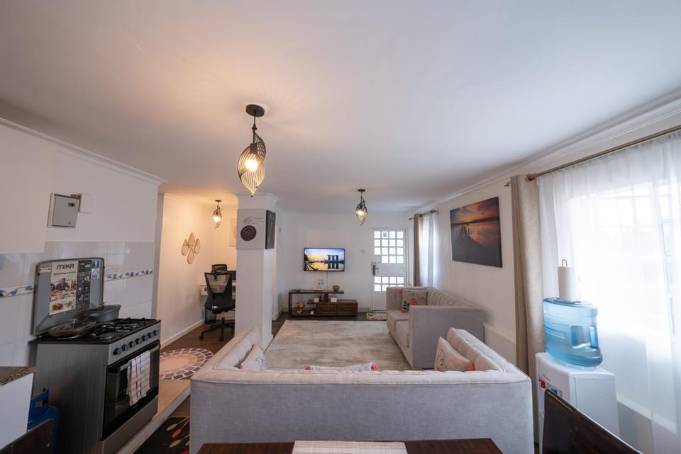 TV and multimedia, Kitchen or kitchenette, Living room, Photo of the whole room, Seating area