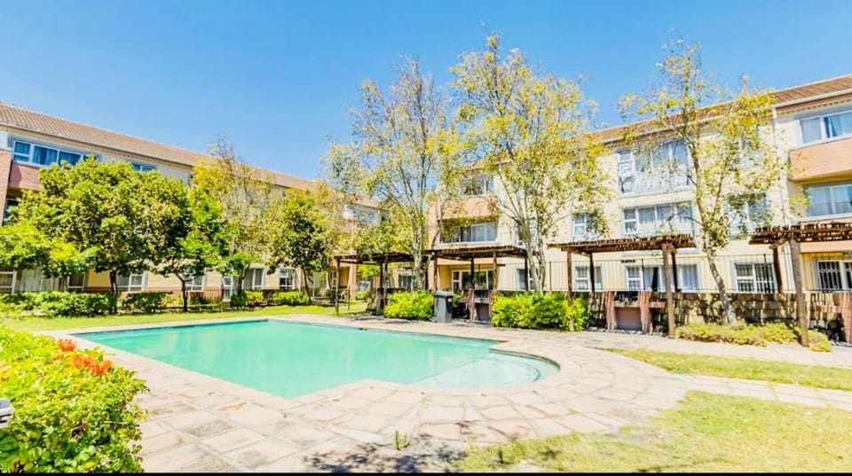 Property building, Garden view, Swimming pool