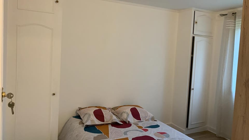 Grand Appartement spacieux à Évreux Apartment in Normandy