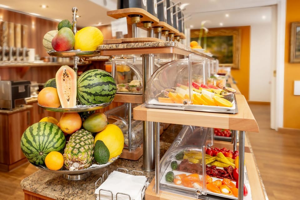 Food and drinks, Food, Breakfast, Continental breakfast, Buffet breakfast