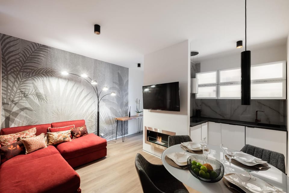 TV and multimedia, Kitchen or kitchenette, Living room, Food and drinks, Seating area