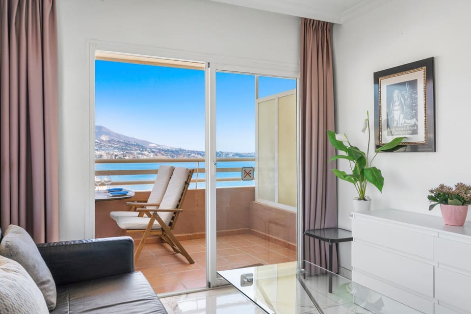 Beachfront Stella Maris by Costarentals - Ref 36 Apartment in Fuengirola