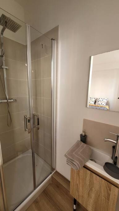 Shower, Bathroom