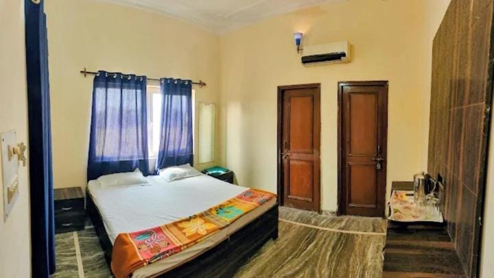 Ammaji Hotel in Uttar Pradesh