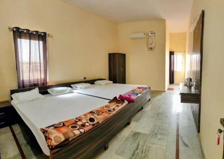 Ammaji Hotel in Uttar Pradesh