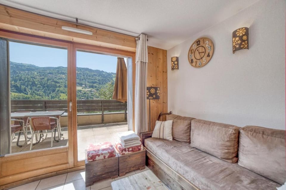 Natural landscape, View (from property/room), Balcony/Terrace, Living room, Mountain view