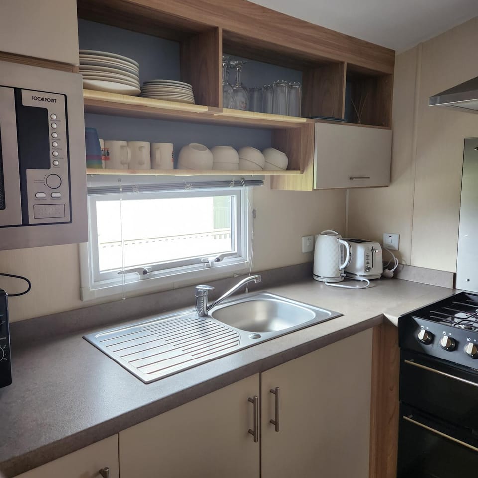 Family Fun by the Sea 4 Bedroom Caravan Apartment in Ingoldmells