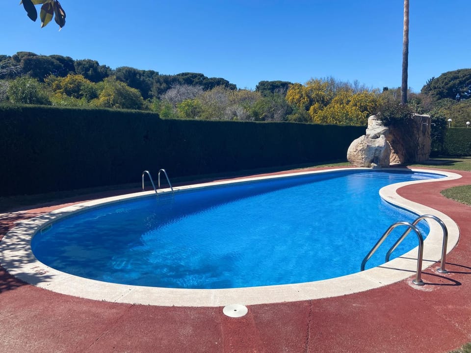 Day, Natural landscape, Pool view, Swimming pool