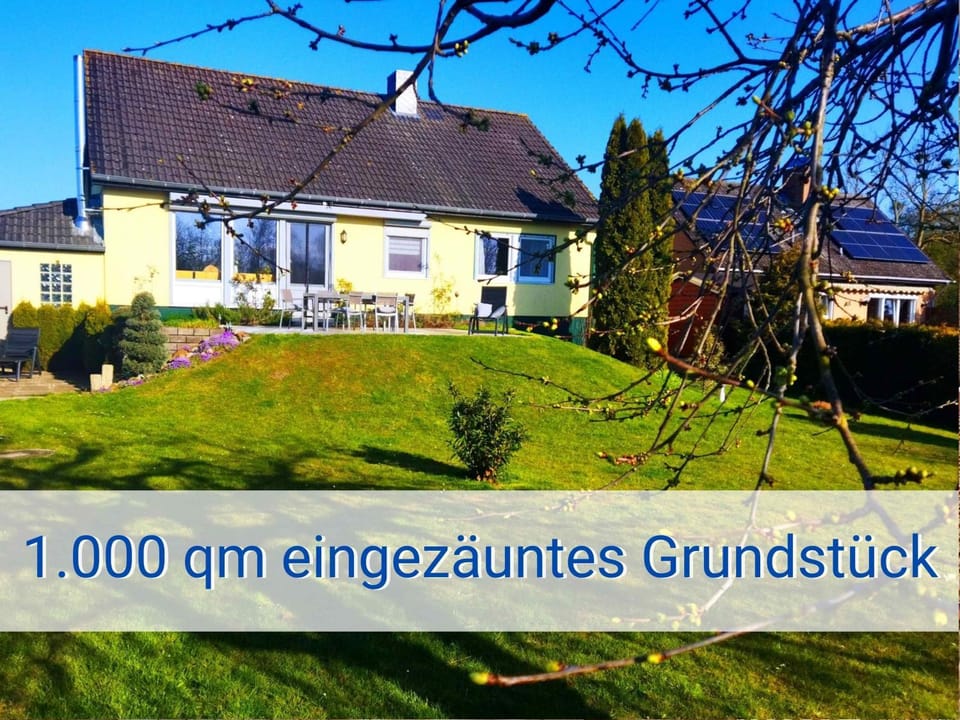Property building, Garden, Balcony/Terrace