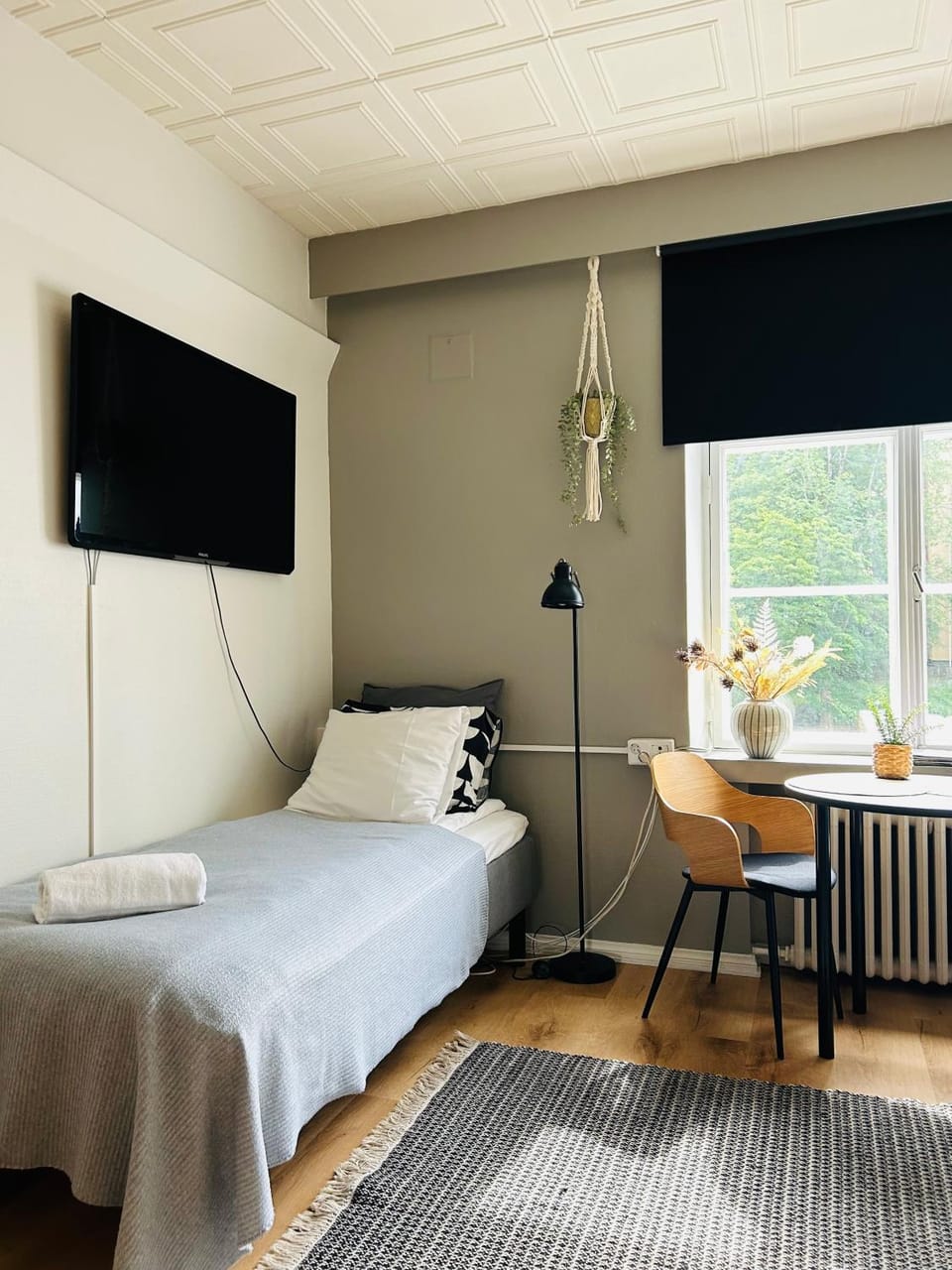 Bed, TV and multimedia