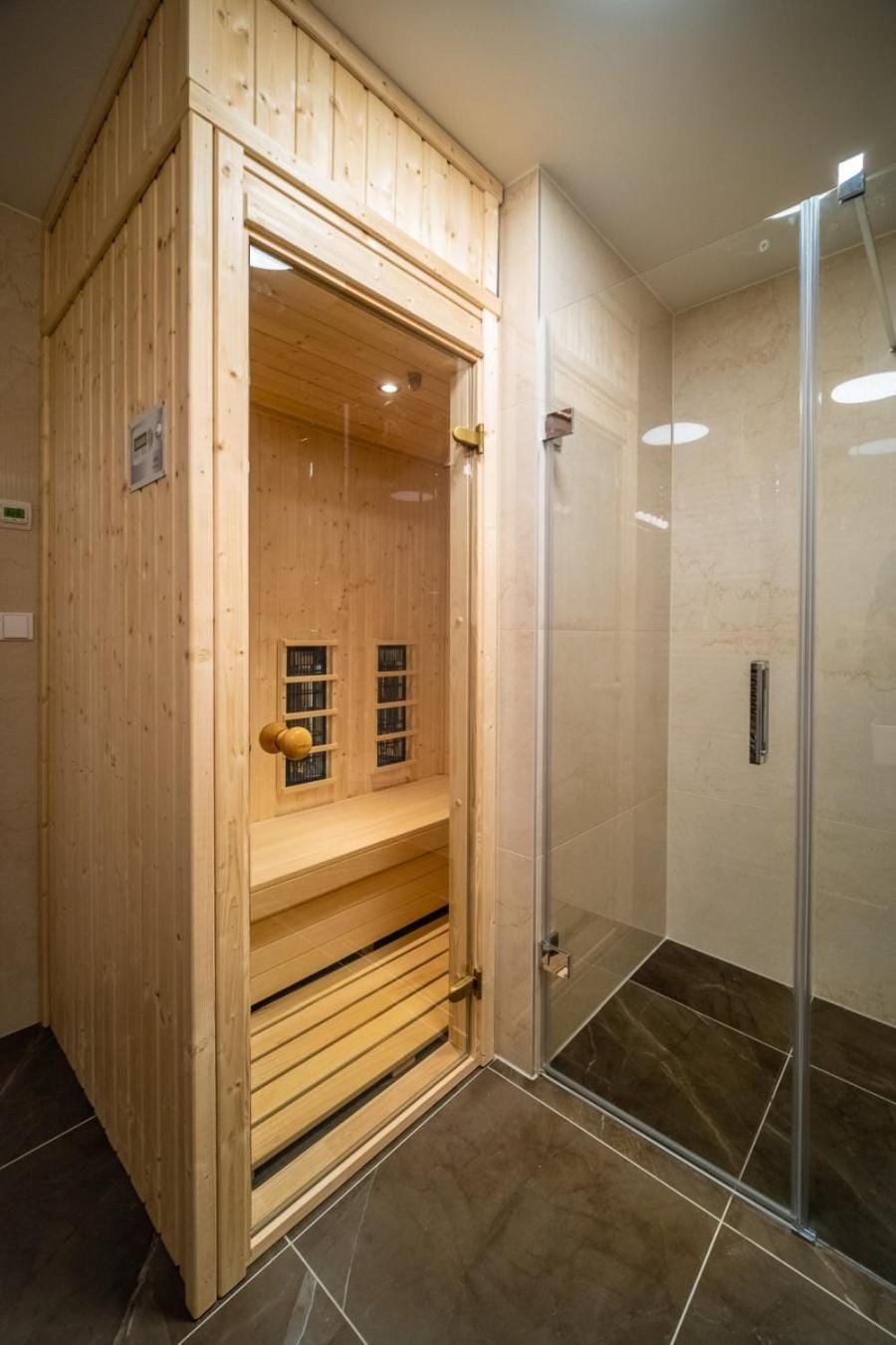 Shower, Sauna