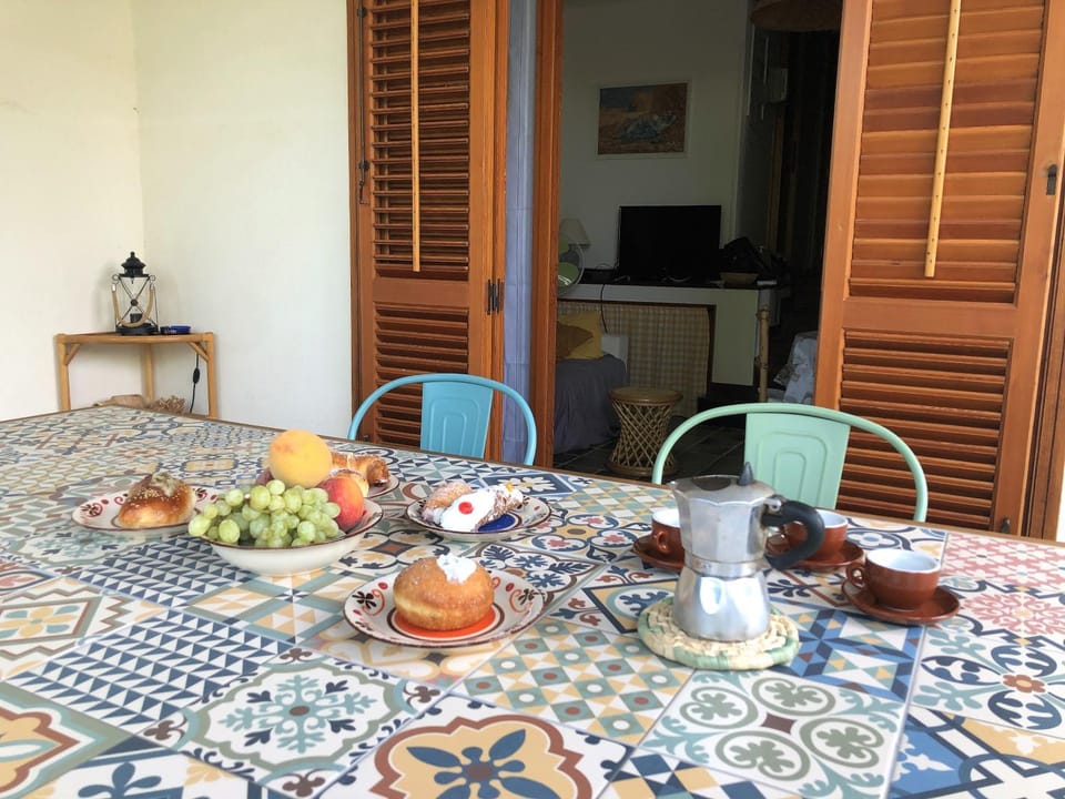 Patio, Dining area