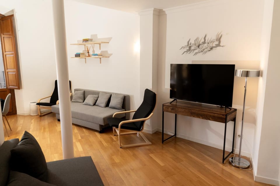 Communal lounge/ TV room, TV and multimedia, Living room