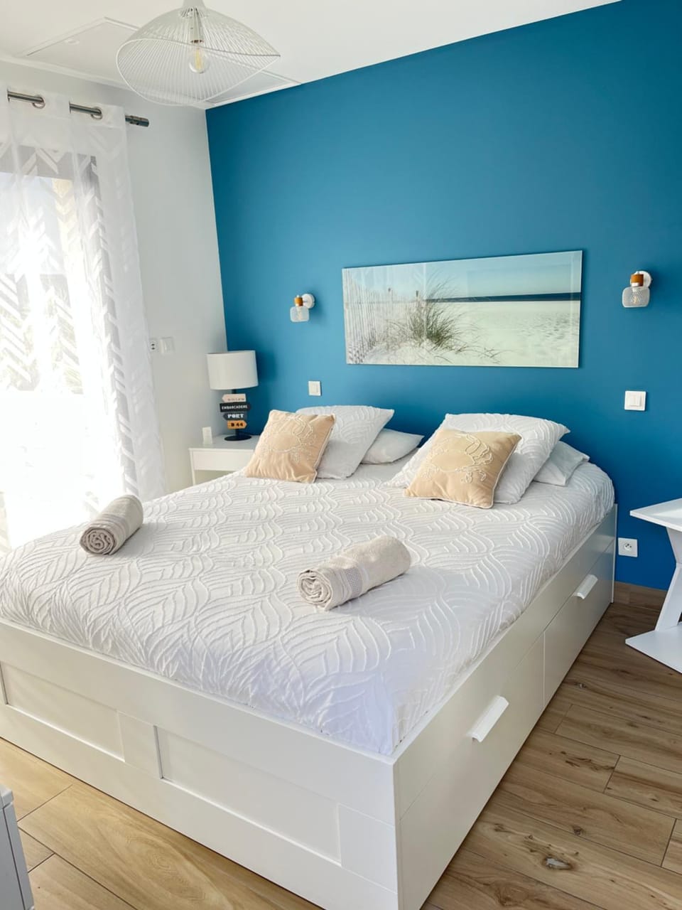 Bed, Photo of the whole room, Bedroom, towels