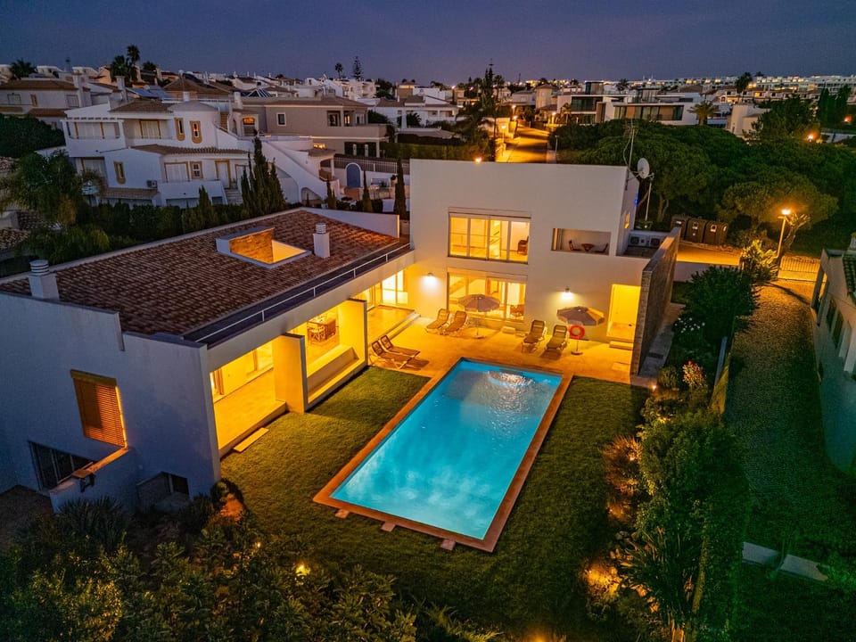 Villa L Villa in Guia