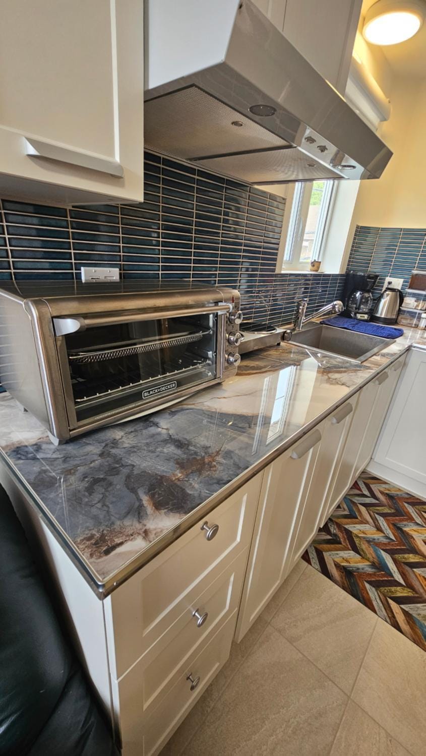 Kitchen or kitchenette, kitchen
