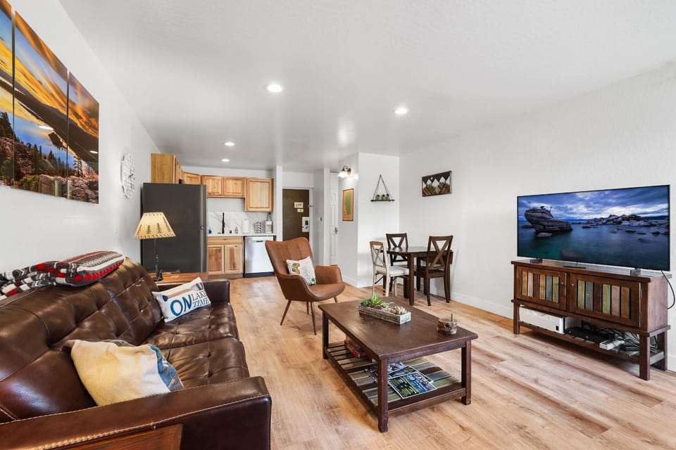 Heavenly Lakeside Retreat Close to downtown Apartment in South Lake Tahoe