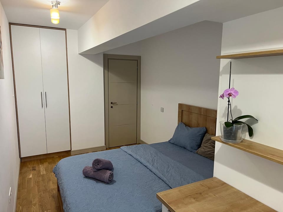 Bed, Photo of the whole room, Bedroom, wardrobe