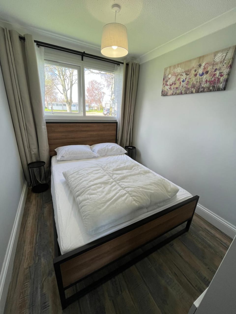 88, Two bed Chalet on Belle Aire Holiday Park - sleeps 5, pet friendly, bed linen and towels included plus onsite entertainment available Chalet in Hemsby