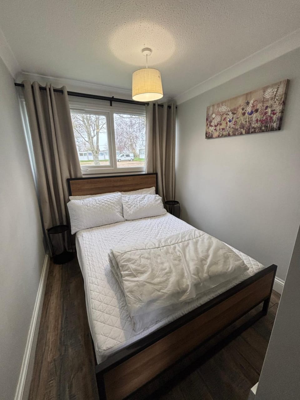 88, Two bed Chalet on Belle Aire Holiday Park - sleeps 5, pet friendly, bed linen and towels included plus onsite entertainment available Chalet in Hemsby