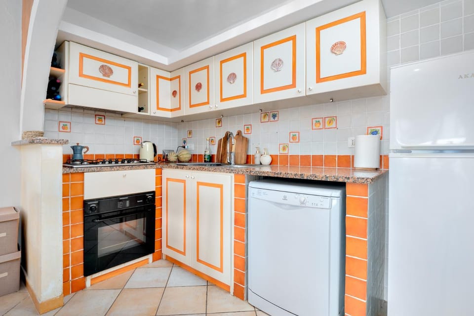 Kitchen or kitchenette, pet friendly