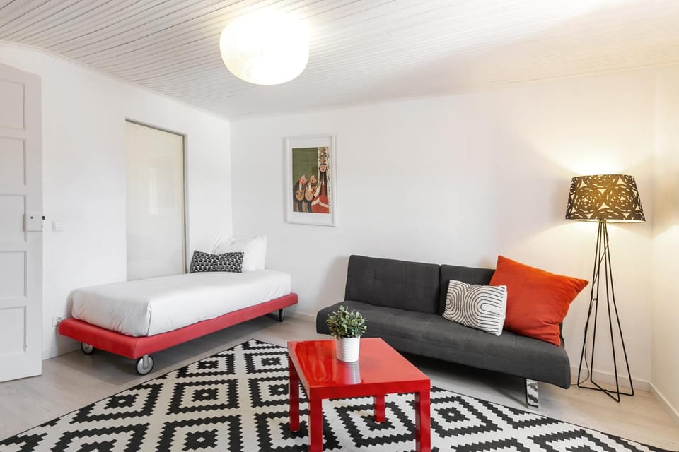 Bed, Living room, Photo of the whole room, Bedroom