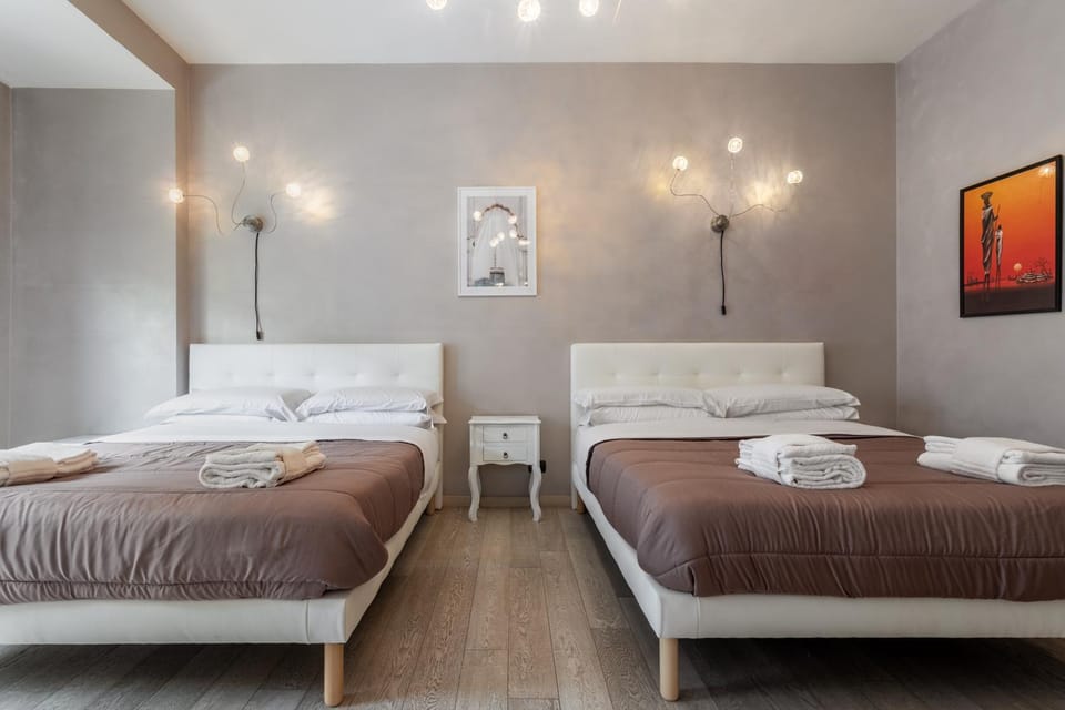 Bedroom, towels