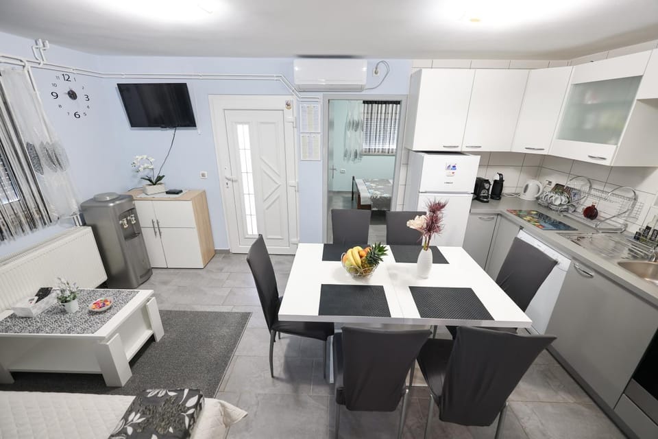 Two Bedroom Apartment Sunset Vir Apartment in Zadar County