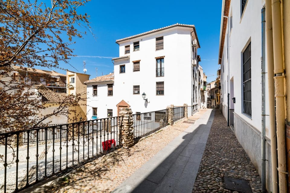 Neighbourhood, Street view