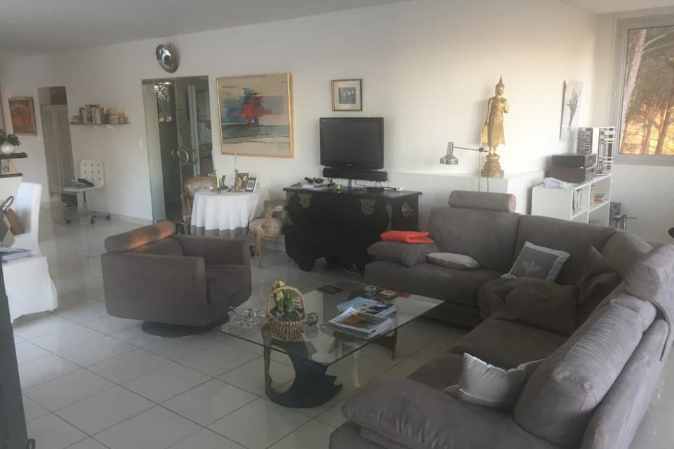 Communal lounge/ TV room, TV and multimedia, Living room
