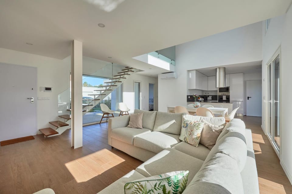 Kitchen or kitchenette, Living room, Dining area