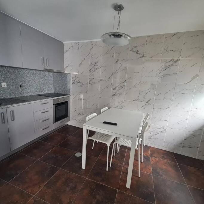 Kitchen or kitchenette, Dining area, minibar, pet friendly, stove