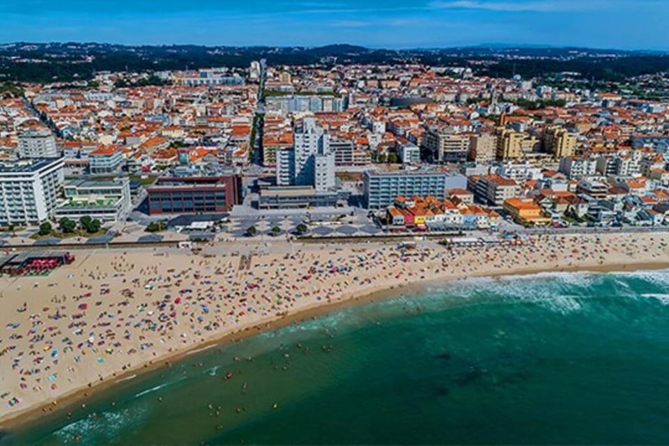 Nearby landmark, Day, People, Natural landscape, Bird's eye view, Beach, Evening entertainment, City view, Sea view, group of guests, Parking, sunbed