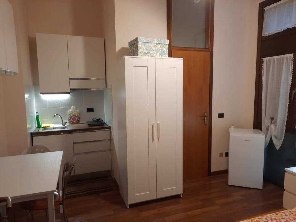Monolocale in villa con giardino vicino al centro Apartment in Verona