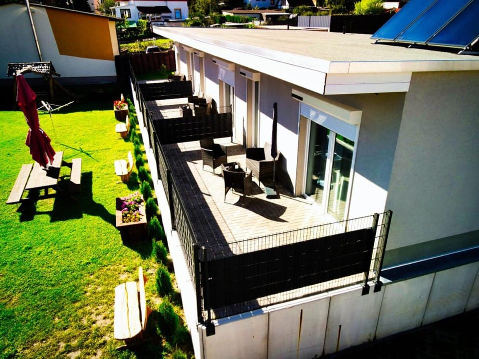 Property building, Balcony/Terrace, Balcony/Terrace