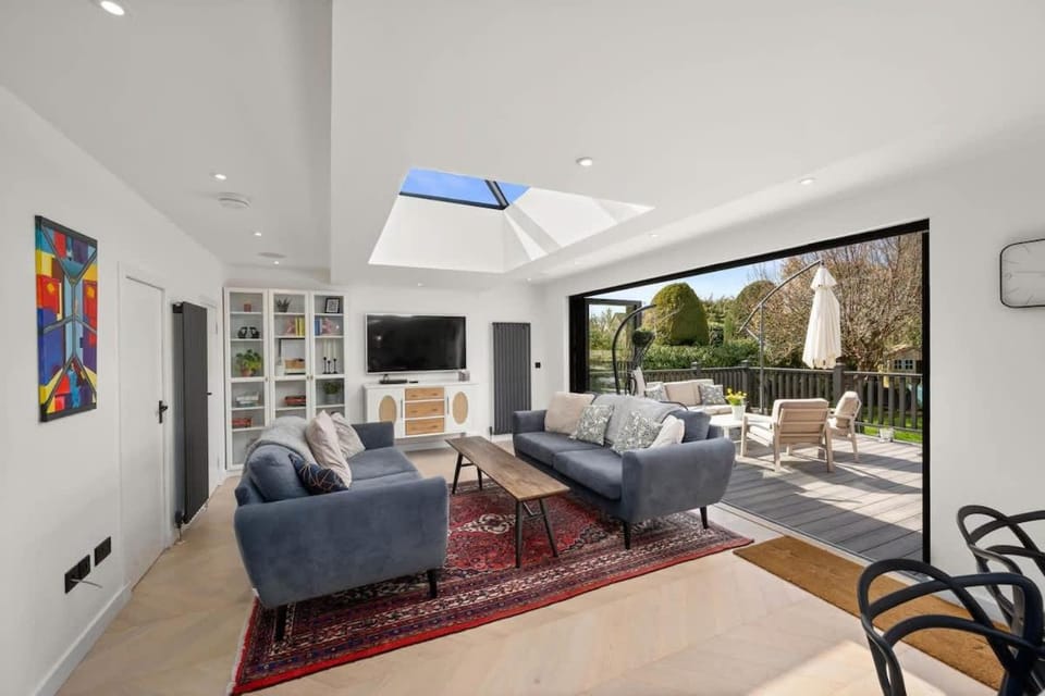 Gilmore House - 5 Bedroom Victorian Home with Hot Tub House in Scotland