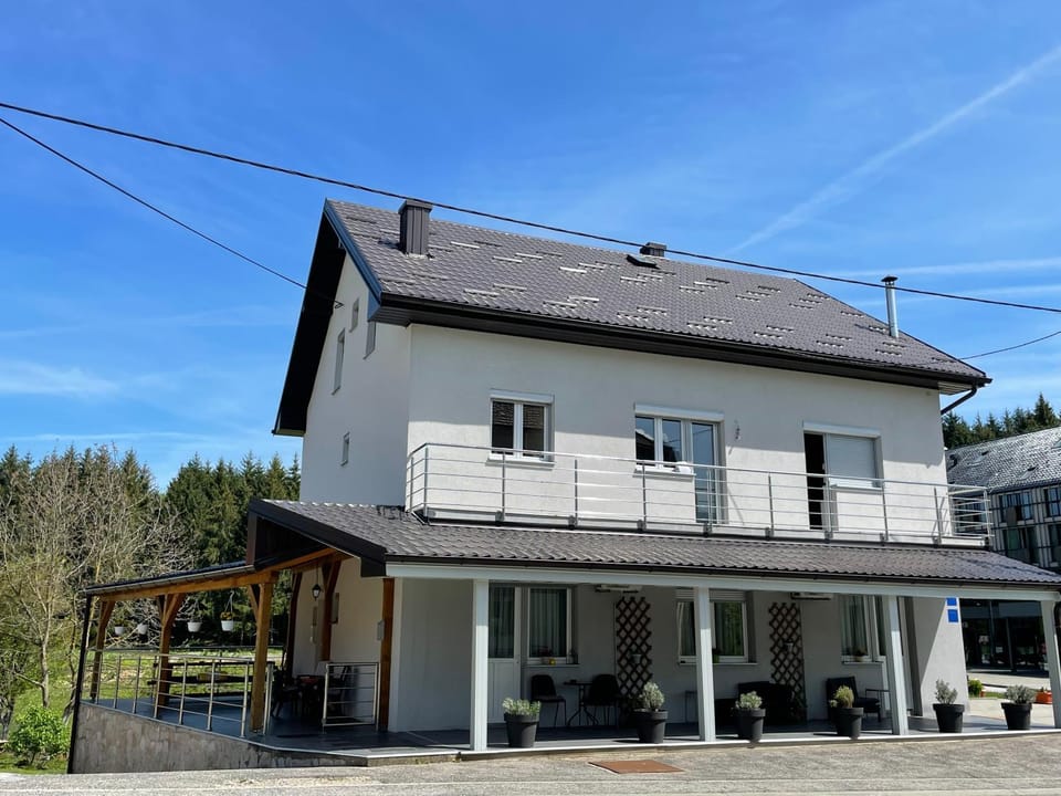 Guest House Mylan Apartment in Lika-Senj County