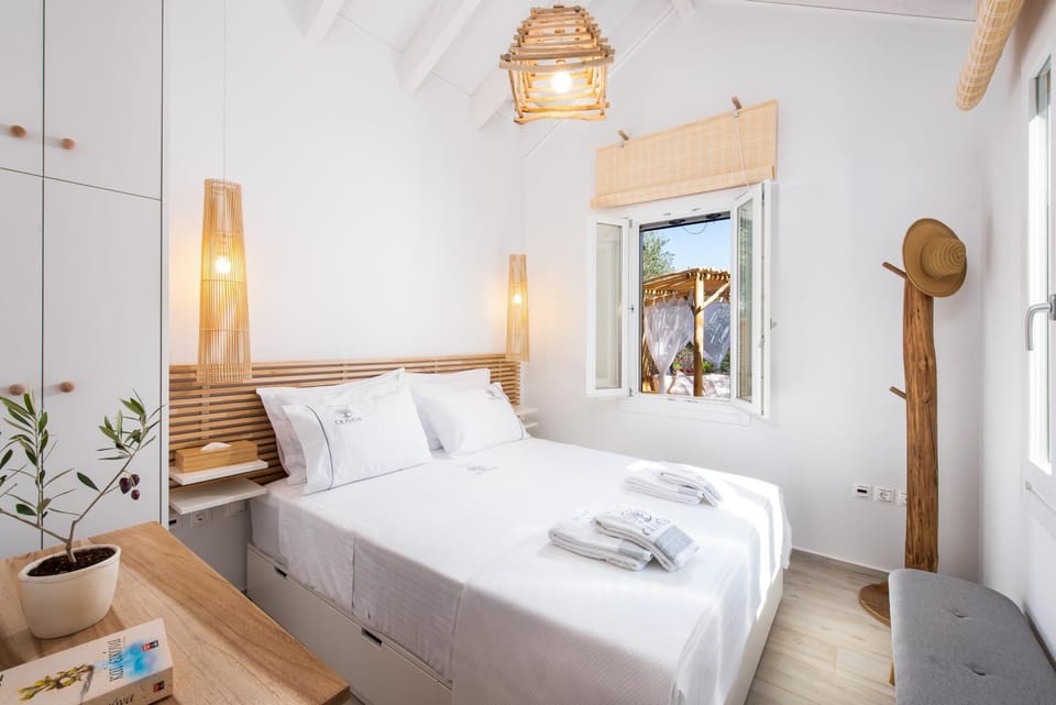 Bedroom, towels