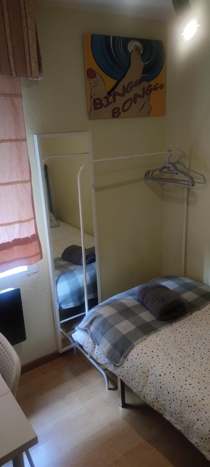 Bed, Photo of the whole room